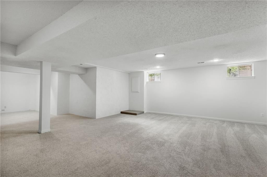 12111 Melrose Street — photo 38