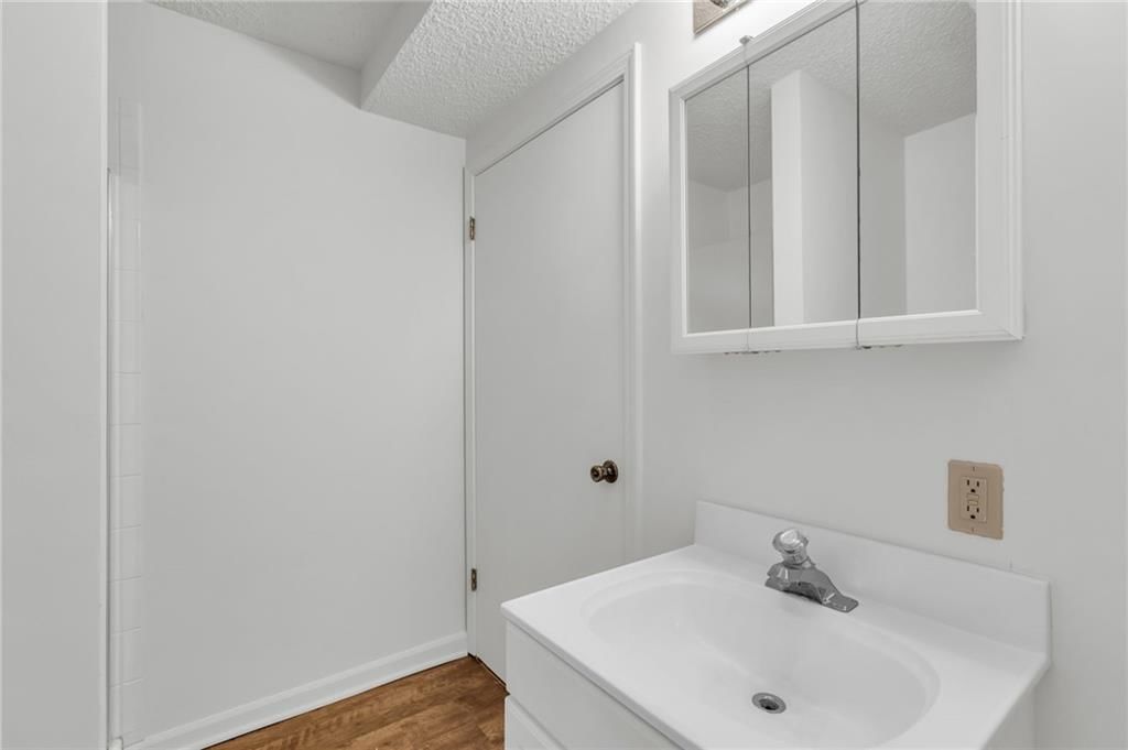 12111 Melrose Street — photo 41