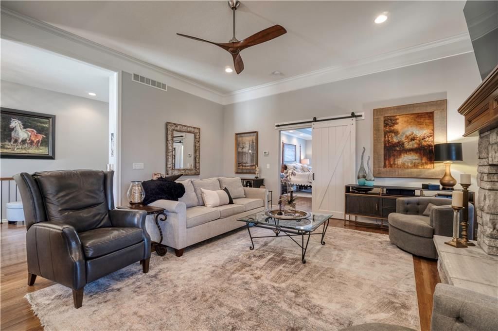 14749 Meadow Lane — photo 9