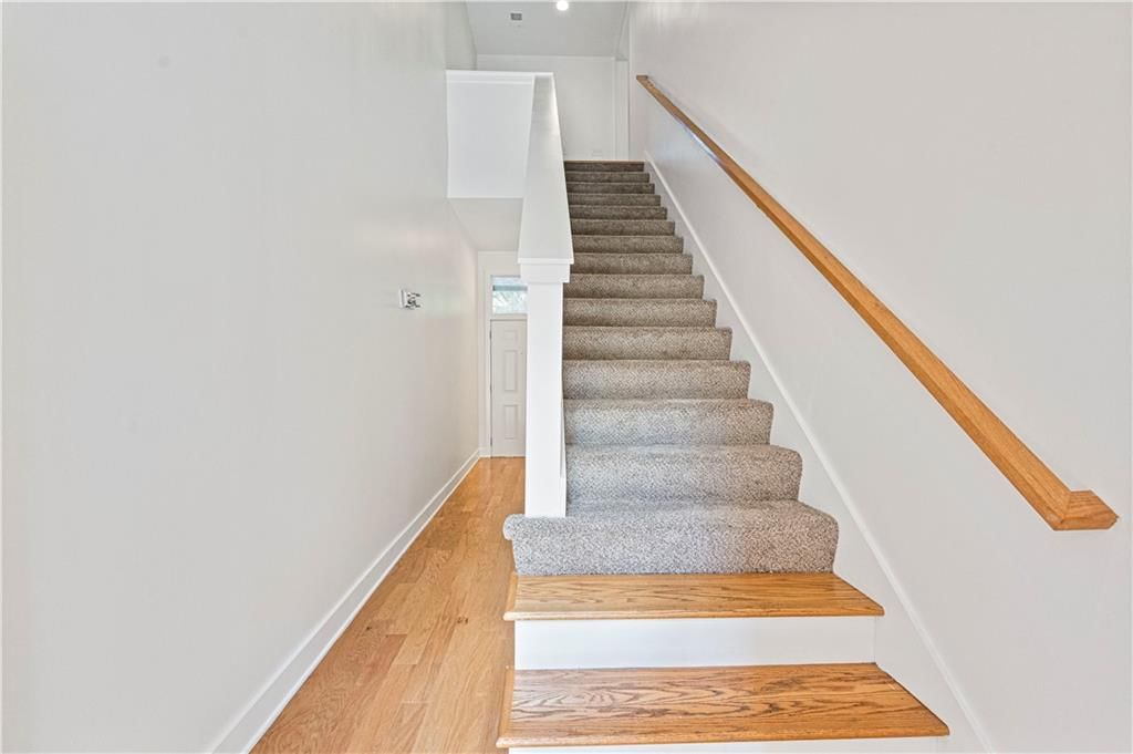 4469 Rainbow Boulevard — photo 9