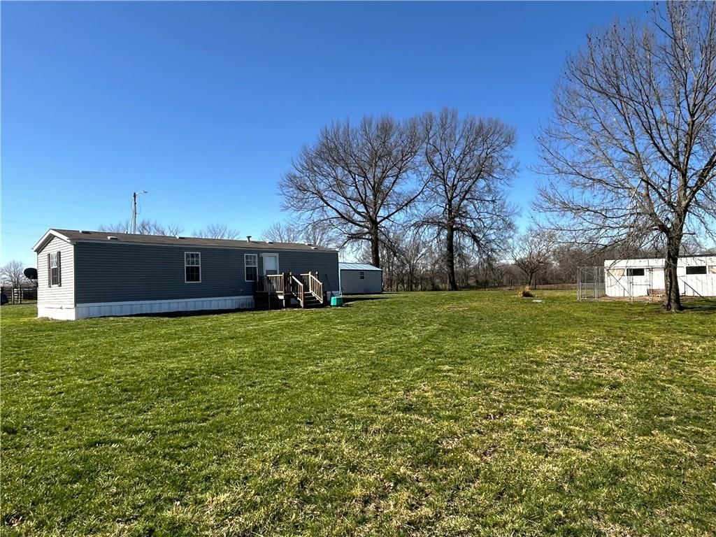 24750 PEMBERTON Road — photo 4