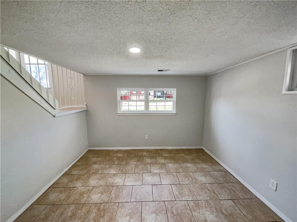 1005 Kingsridge Drive — photo 23