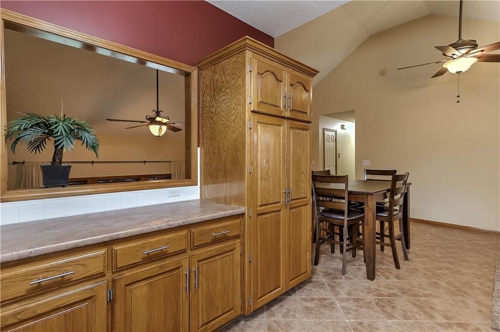 2015 NE Avanti Court — photo 12
