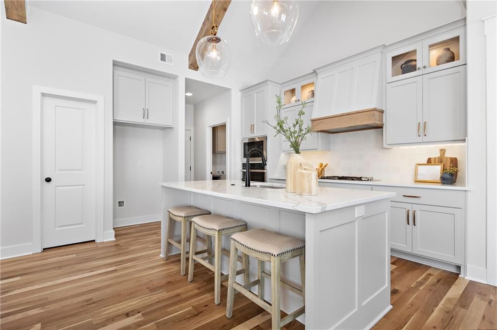 20260 Barker Street — photo 12