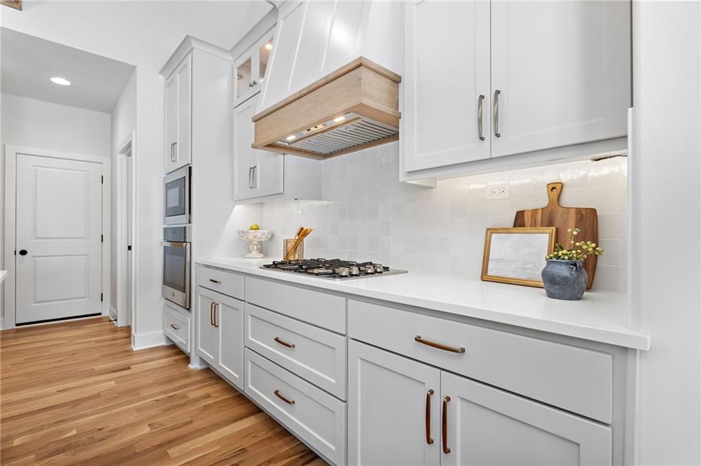 20260 Barker Street — photo 13