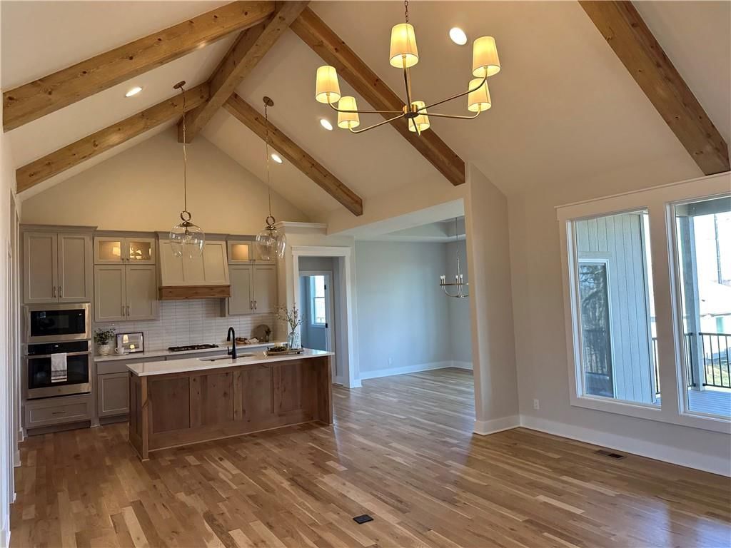 20287 Barker Street — photo 8