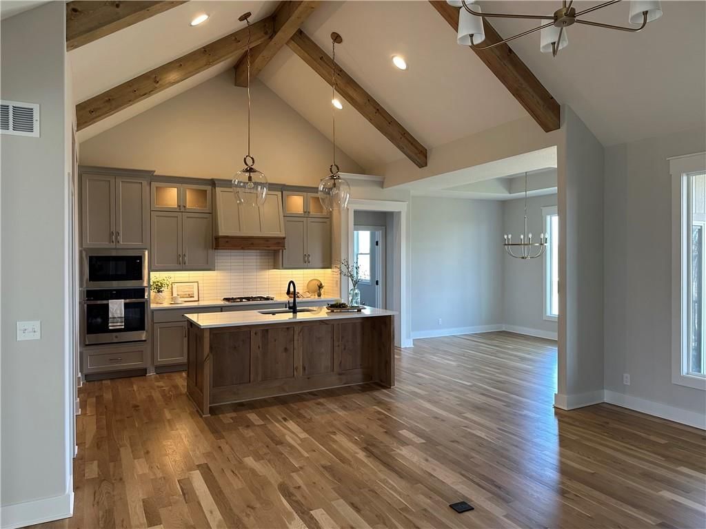 20287 Barker Street — photo 9