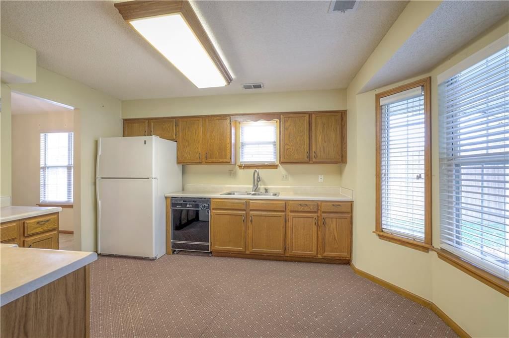 1209 E 118th Street — photo 11