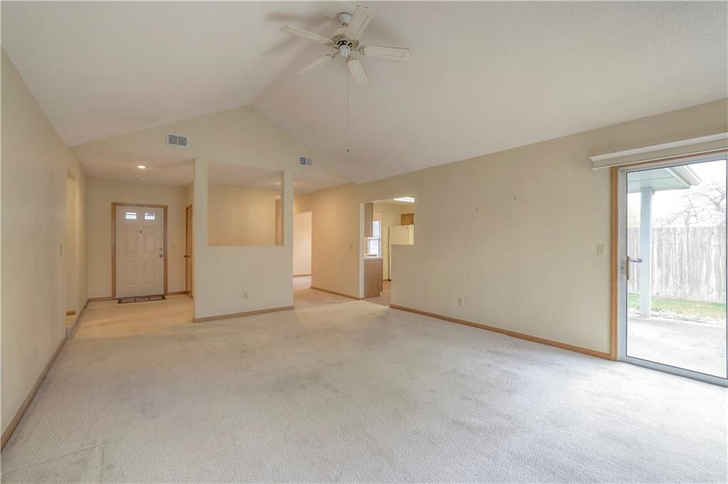 1209 E 118th Street — photo 9