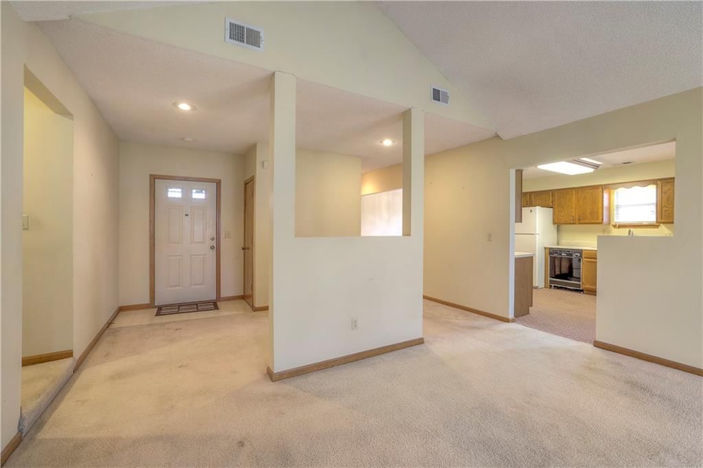 1209 E 118th Street — photo 10