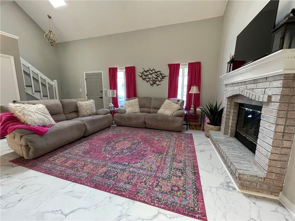 4215 NW Jonathan Court — photo 6