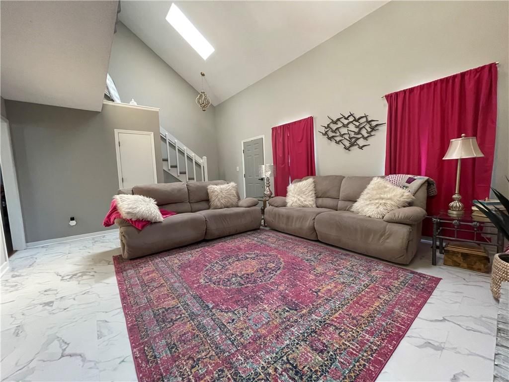 4215 NW Jonathan Court — photo 7