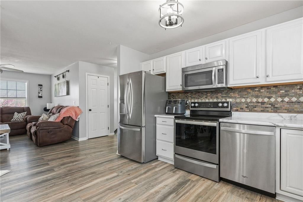 612 High Prairie Place — photo 8