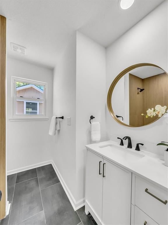 5903 NW Harris Drive — photo 14