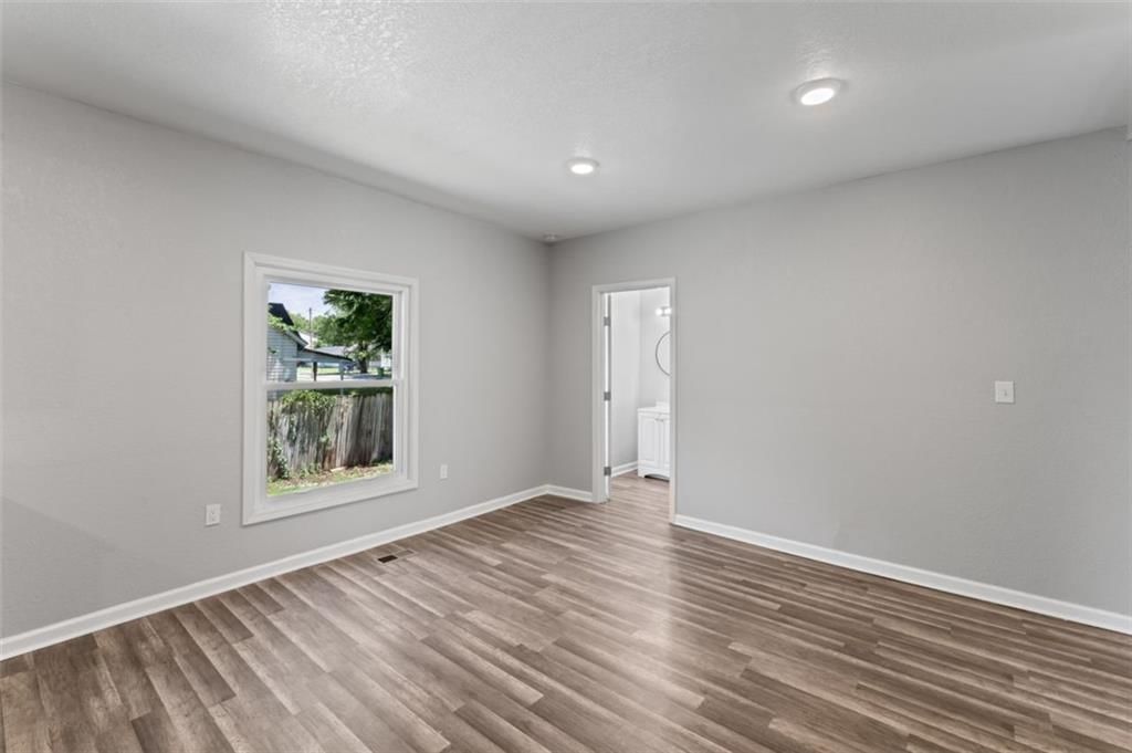 434 Walnut Street — photo 16