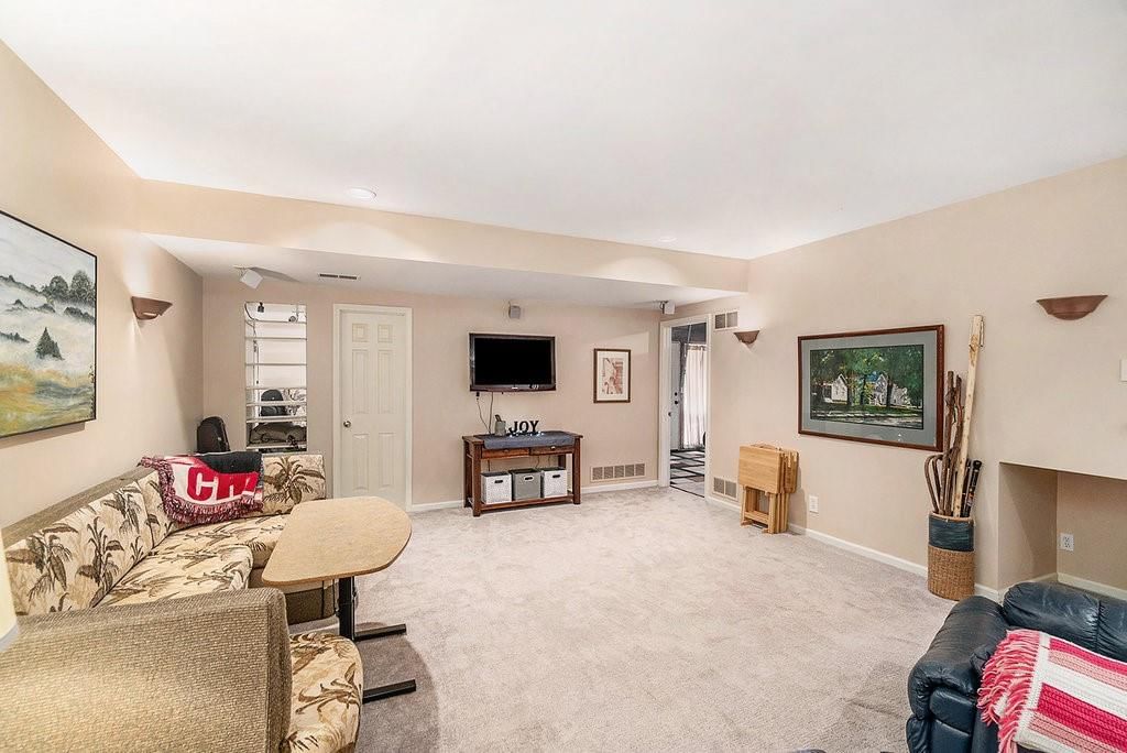 107 Raintree Lane — photo 30