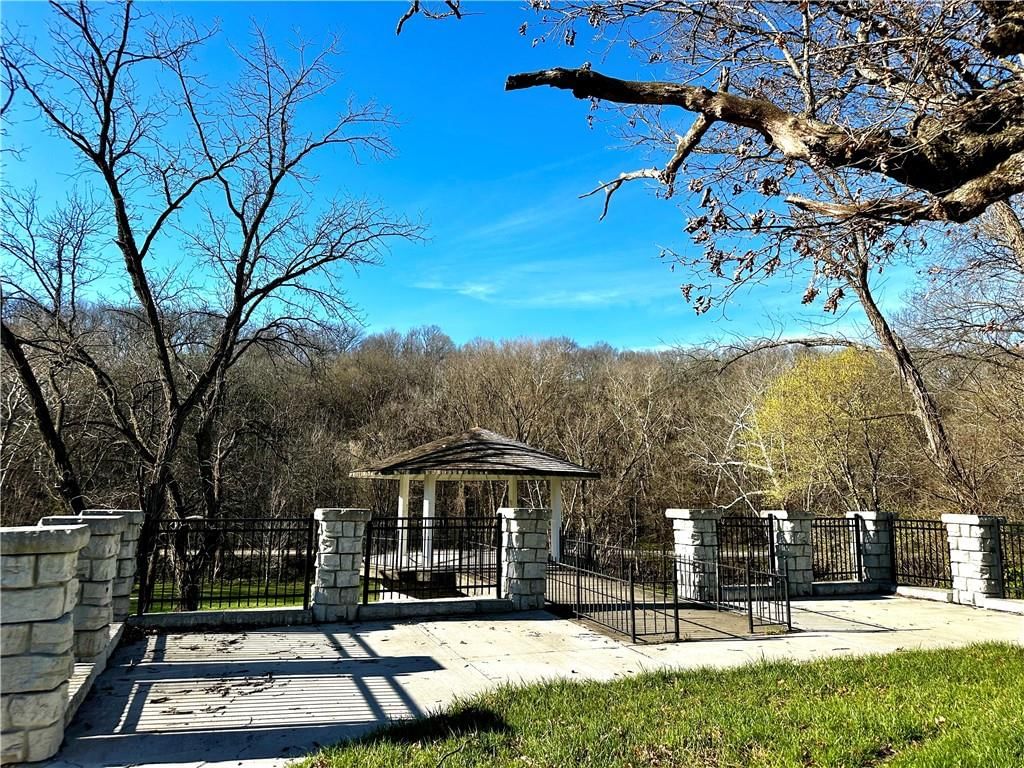618 Park Avenue — photo 30