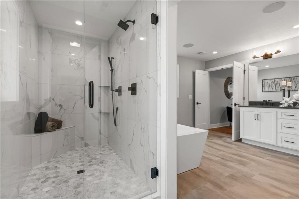 4612 W 59th Terrace — photo 32