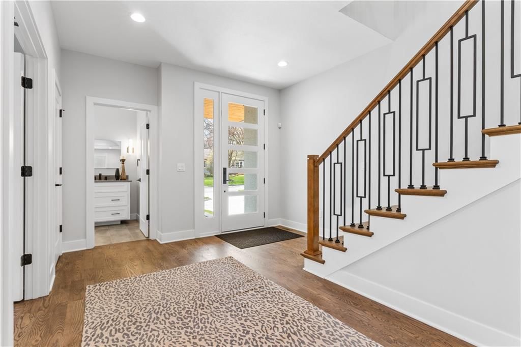 4612 W 59th Terrace — photo 5