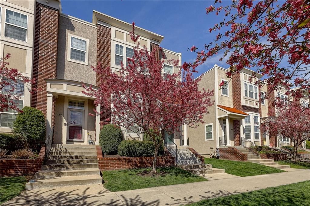 2906 Erie Park Avenue — photo 2