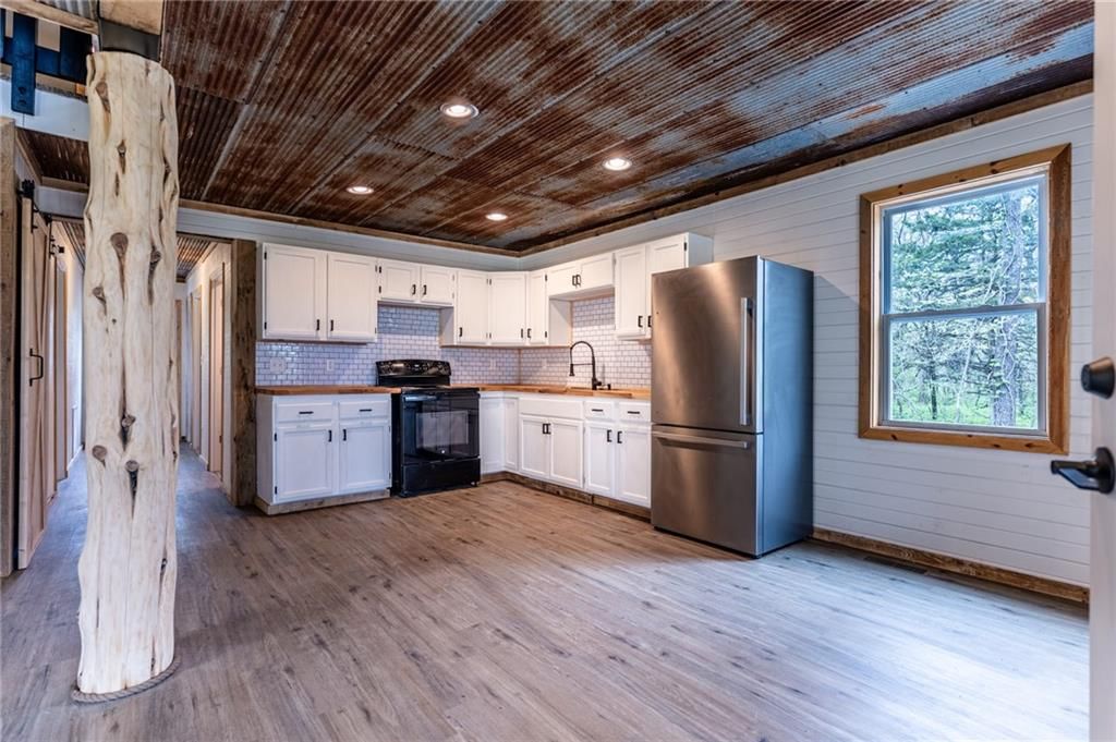 33 E Sugar Lake Cove — photo 14