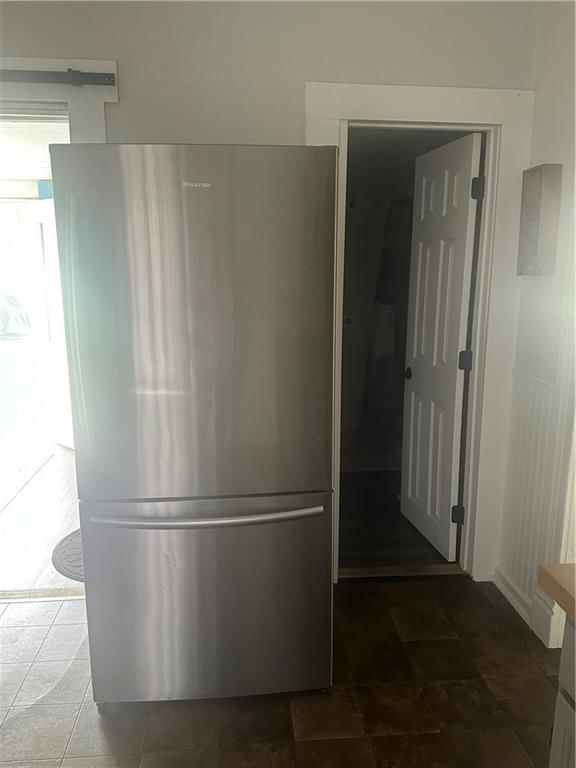 423 W 6TH Street — photo 3