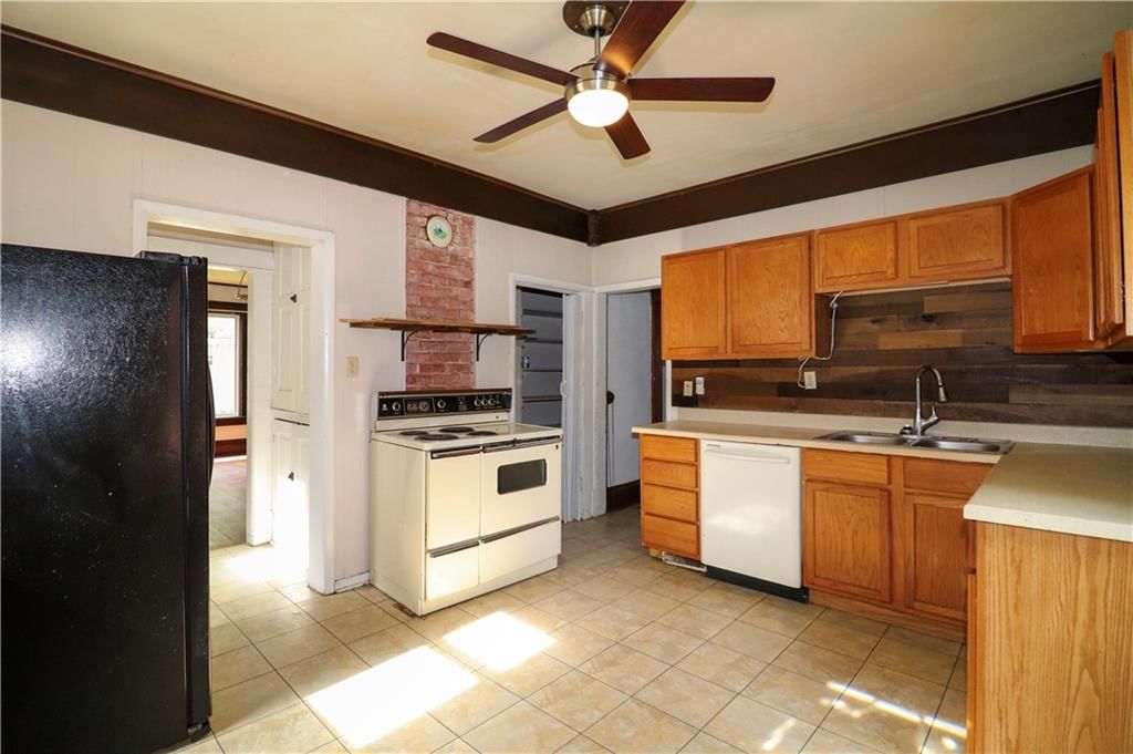 219 N 9th Street — photo 11