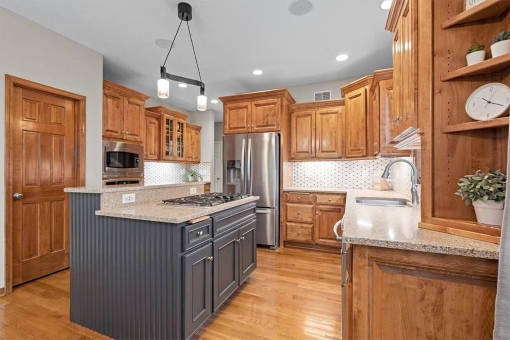 11610 S Walnut Street — photo 14