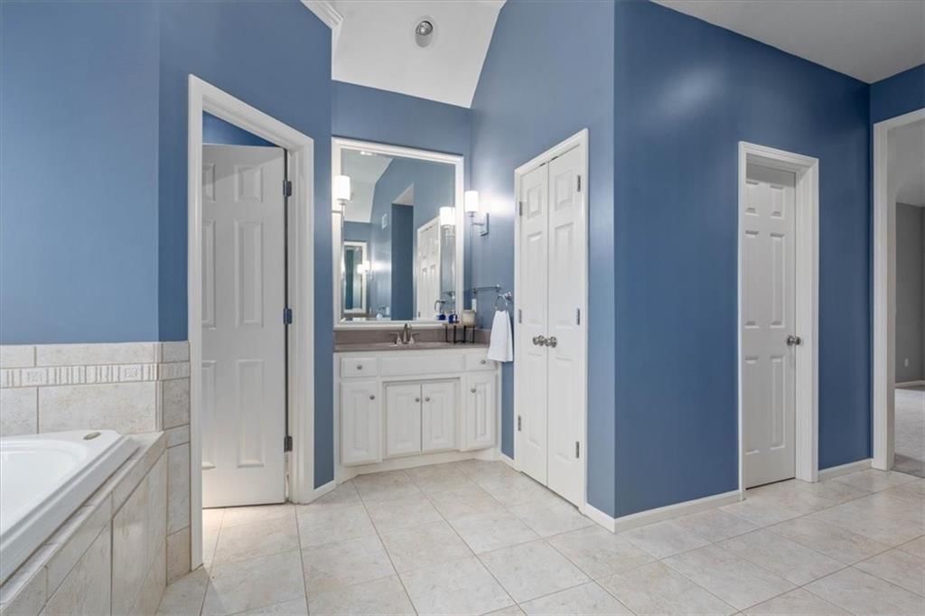 11610 S Walnut Street — photo 19