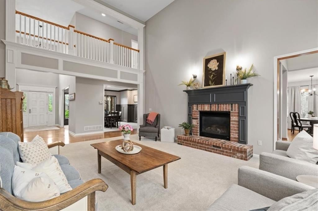 11610 S Walnut Street — photo 10