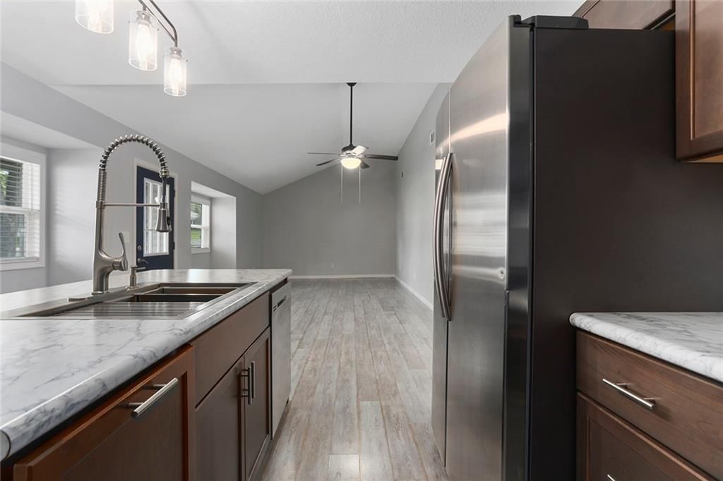 330 E Dryden Street — photo 13