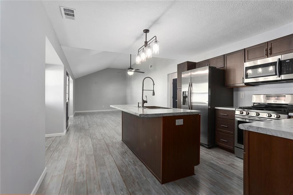 330 E Dryden Street — photo 14