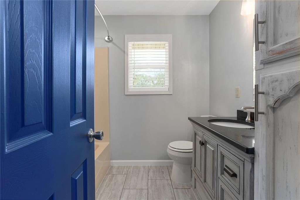 330 E Dryden Street — photo 18