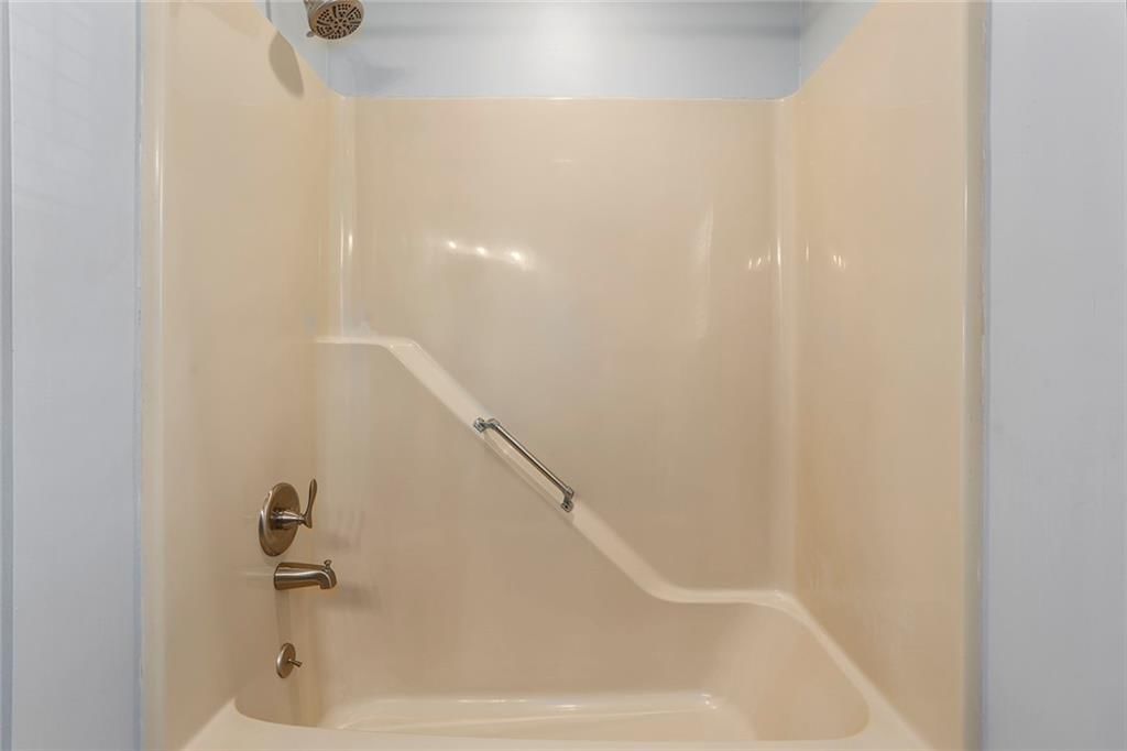 330 E Dryden Street — photo 21