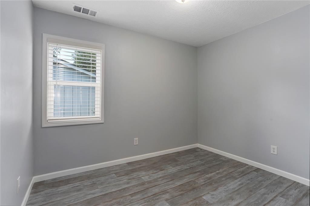 330 E Dryden Street — photo 23