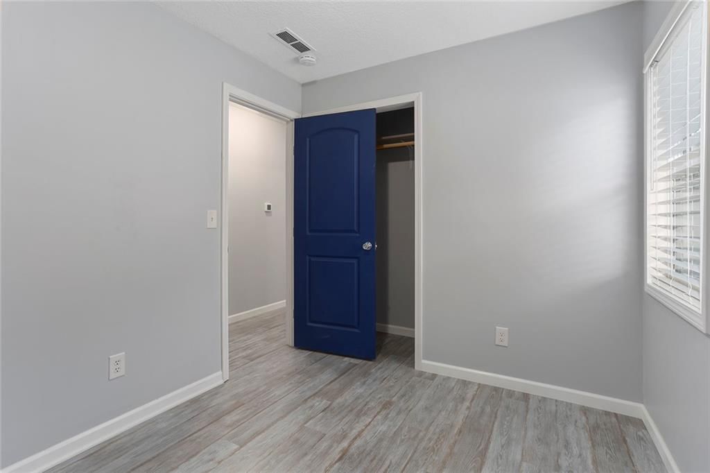 330 E Dryden Street — photo 24