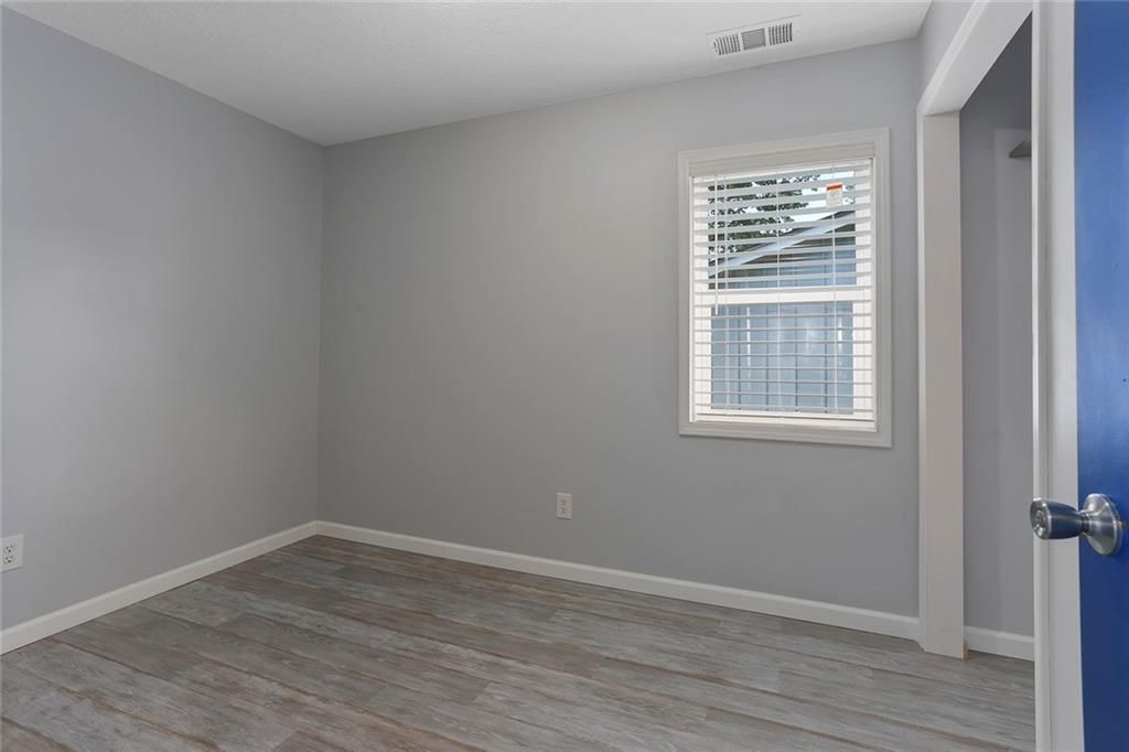 330 E Dryden Street — photo 25