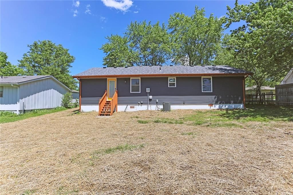 330 E Dryden Street — photo 29