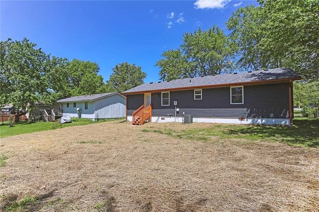 330 E Dryden Street — photo 30