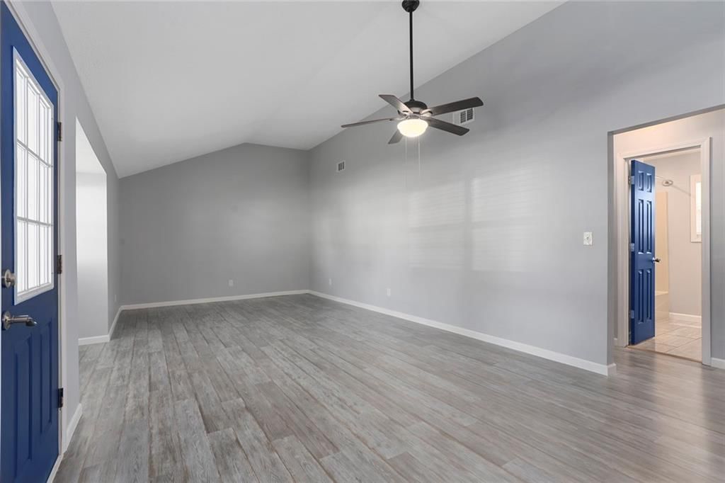 330 E Dryden Street — photo 5