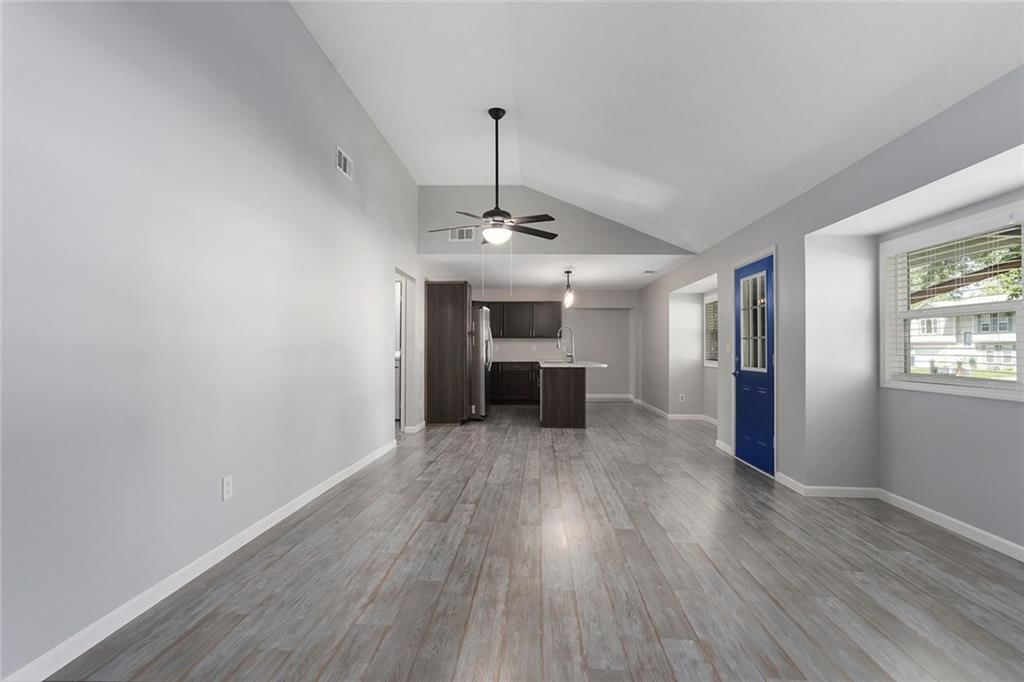330 E Dryden Street — photo 8
