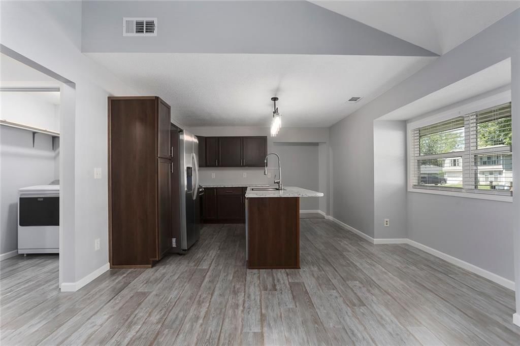 330 E Dryden Street — photo 10