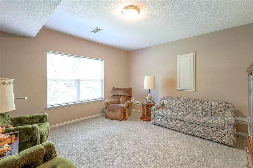 2820 S Woodbury Drive — photo 32