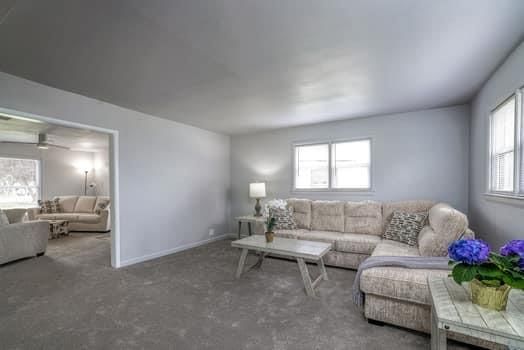 127 E Walnut Street — photo 20