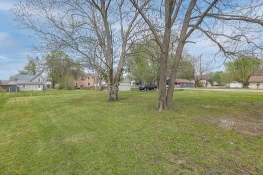 127 E Walnut Street — photo 43
