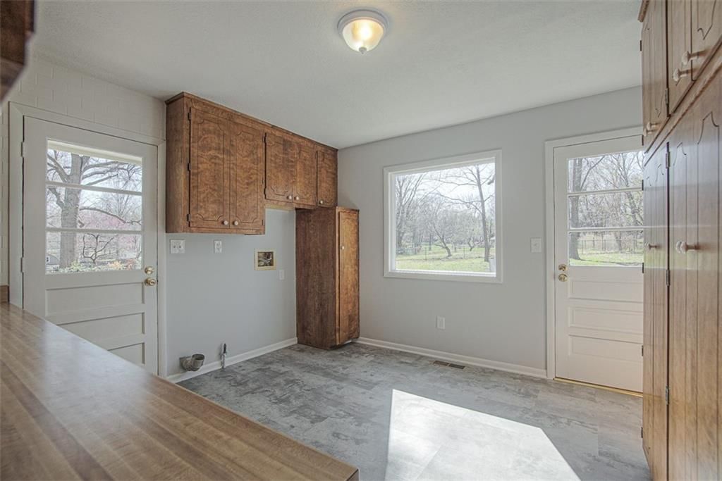 5404 Woodson Road — photo 11