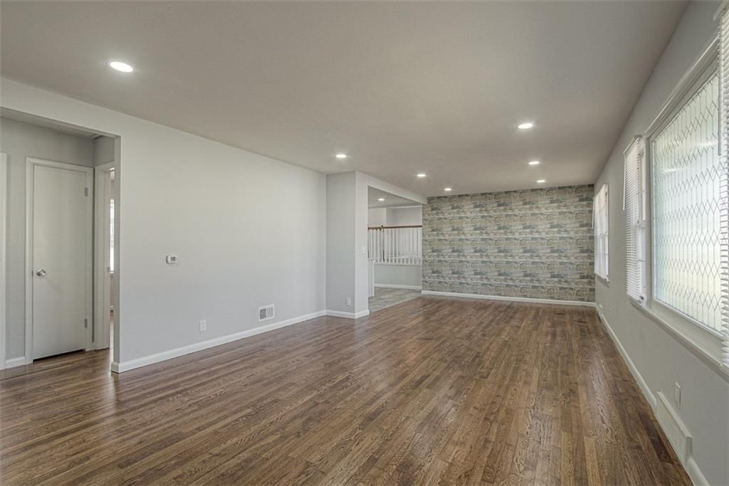5404 Woodson Road — photo 15