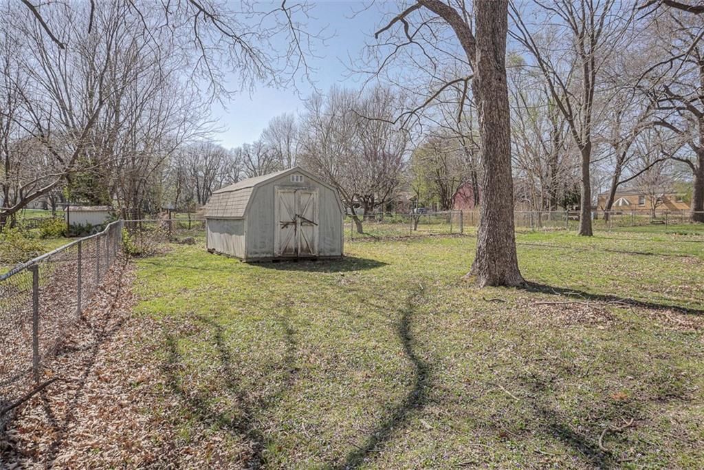5404 Woodson Road — photo 5
