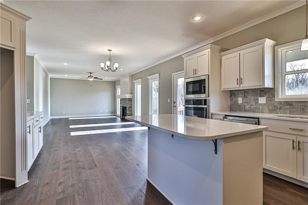 10315 N Winchester Avenue — photo 6