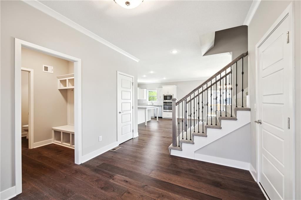 10303 N Winchester Avenue — photo 2
